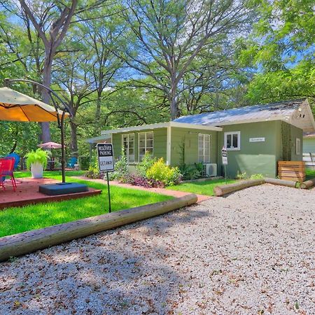 Creekside Cabins - The Getaway Wimberley Exterior photo