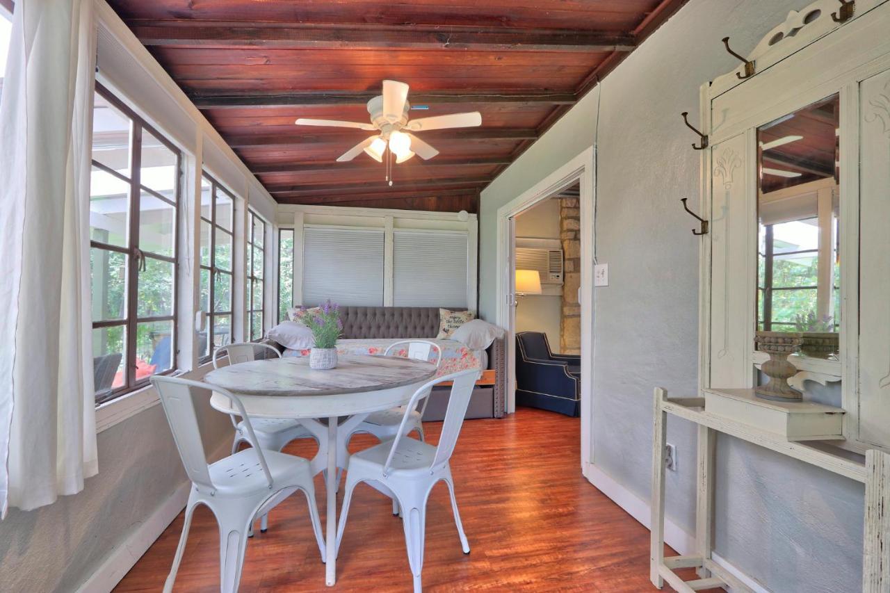 Creekside Cabins - The Getaway Wimberley Exterior photo