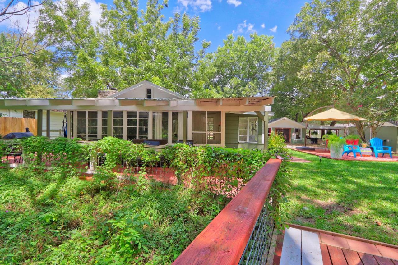 Creekside Cabins - The Getaway Wimberley Exterior photo